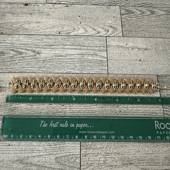 Vintage AB Rhinestone Gold Tone Thermoset Lucite Link Bracelet Collector’s Item - Picture 7 of 7